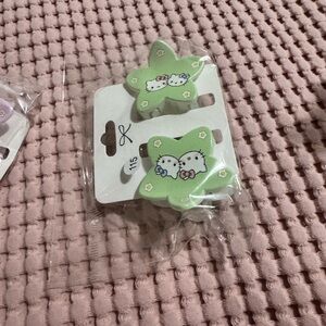 NWT Cute Green Hello kitty  Hair Clips